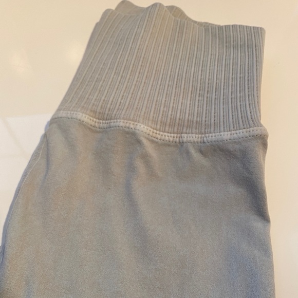 Free People Good Karma High Rise HR 7/8 Length Leggings in Dove Grey NWOT XS/S - Picture 9 of 14